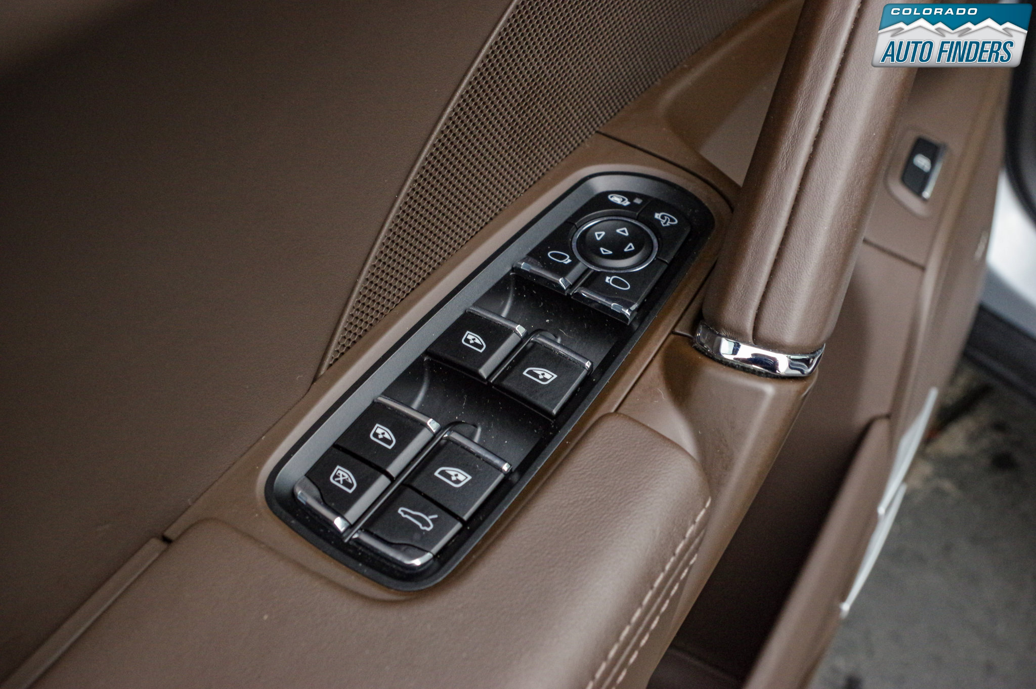 Used 2017 Porsche Cayenne S image 10