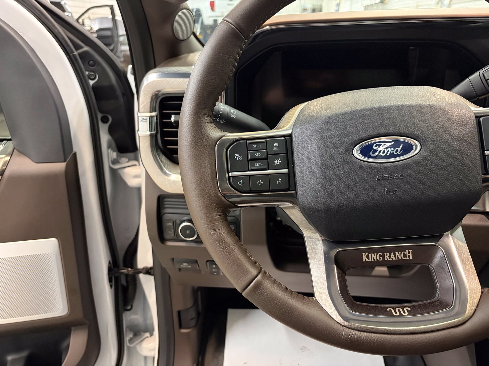 Used 2026 Ford F350 4x4 Crew Cab Super Duty image 12