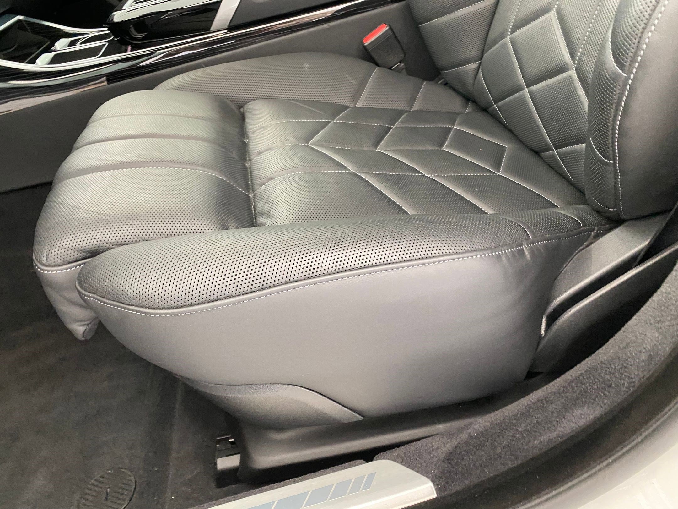 Certified 2024 BMW 750e xDrive image 12
