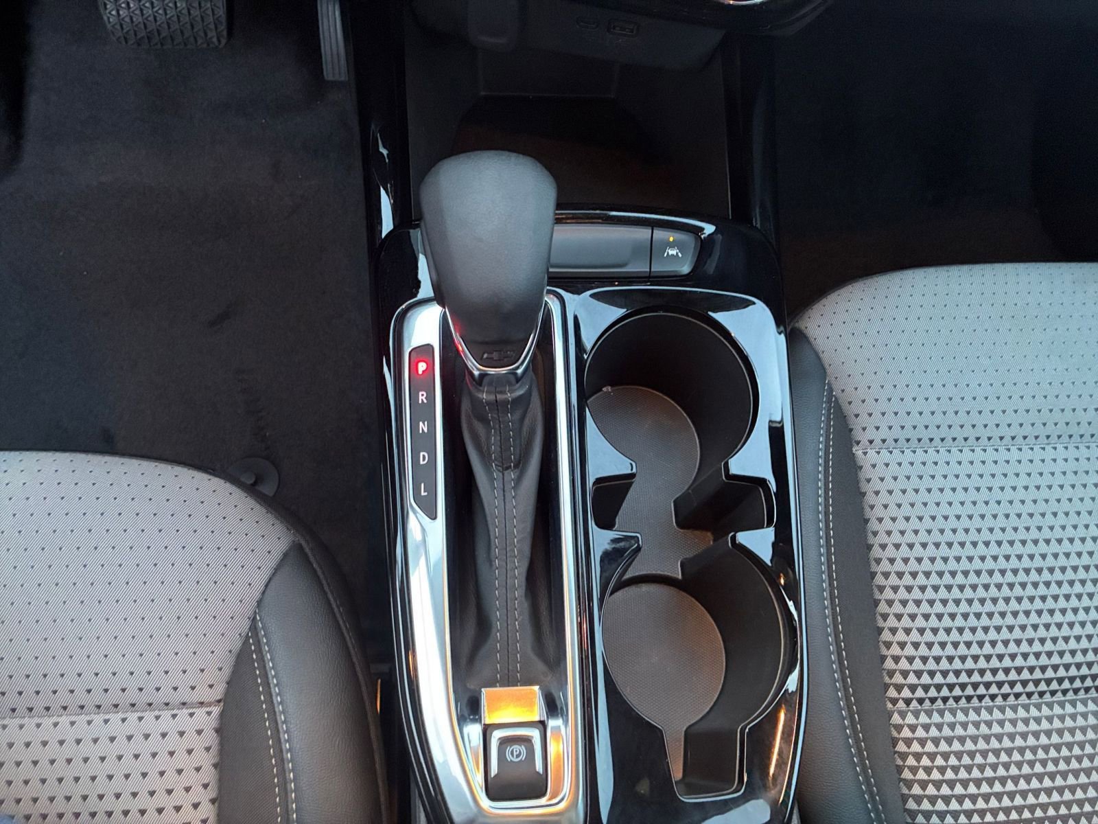 Used 2025 Chevrolet Trax LT image 39