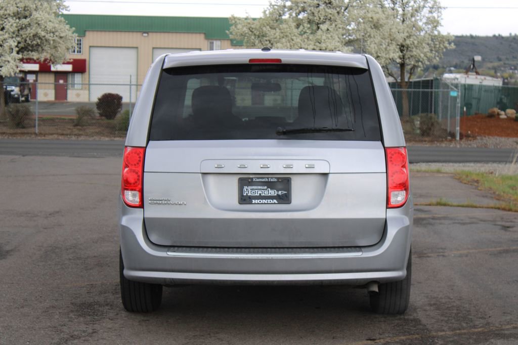 Used 2016 Dodge Grand Caravan SE w/ Quick Order Package 29E SE FWD image 4
