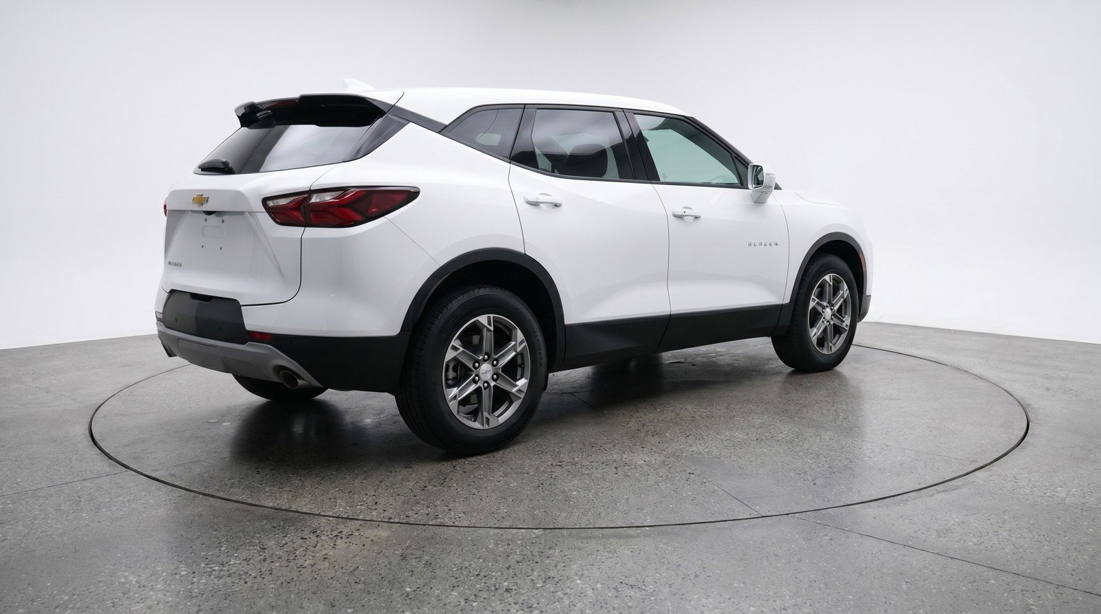 Used 2025 Chevrolet Blazer LT FWD image 9