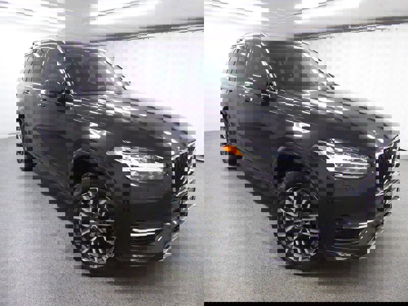 Used 2016 Volvo XC90 T6 Momentum w/ Momentum Plus Package