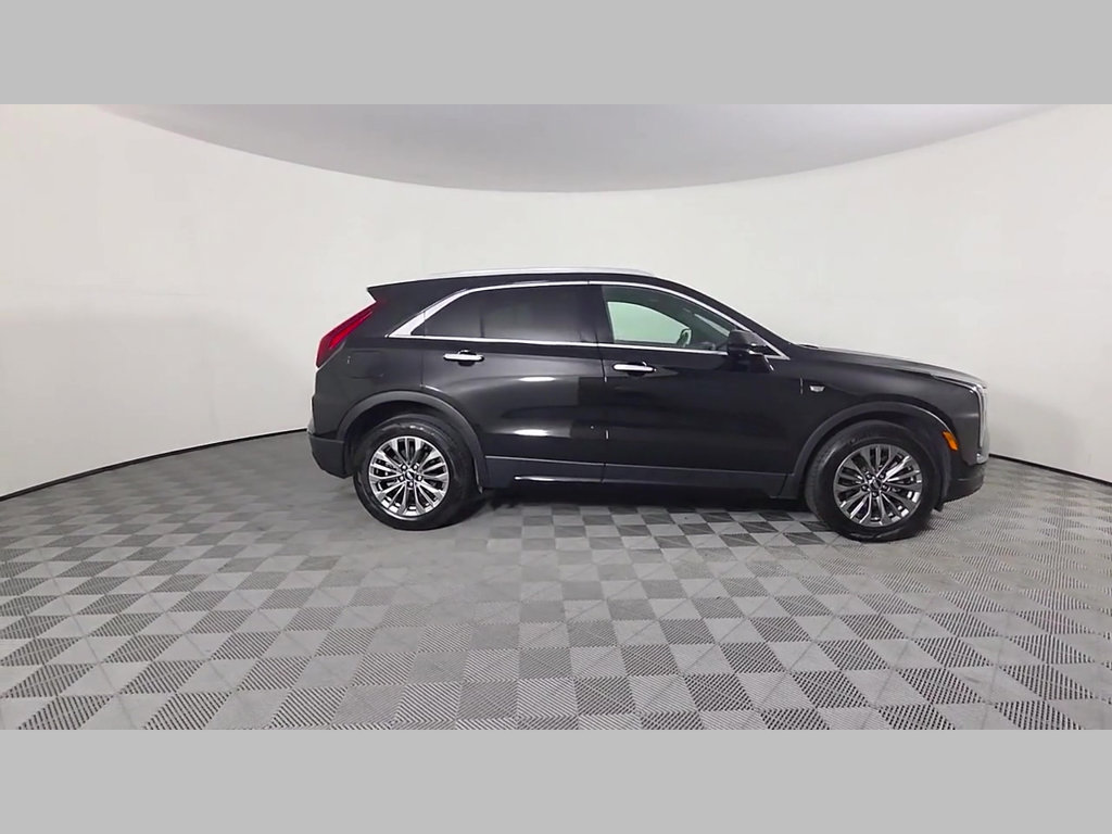 Used 2025 Cadillac XT4 Premium Luxury FWD image 36