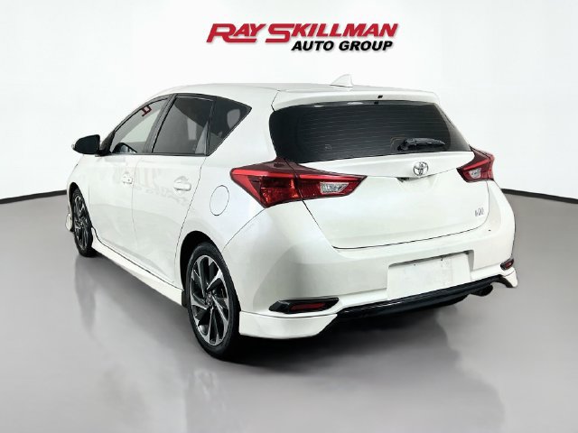 Used 2018 Toyota Corolla iM w/ Carpet Mat Package (TMS) FWD image 5