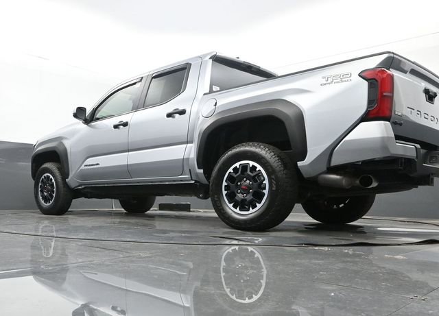 Used 2025 Toyota Tacoma TRD Off-Road AWD/4WD image 24