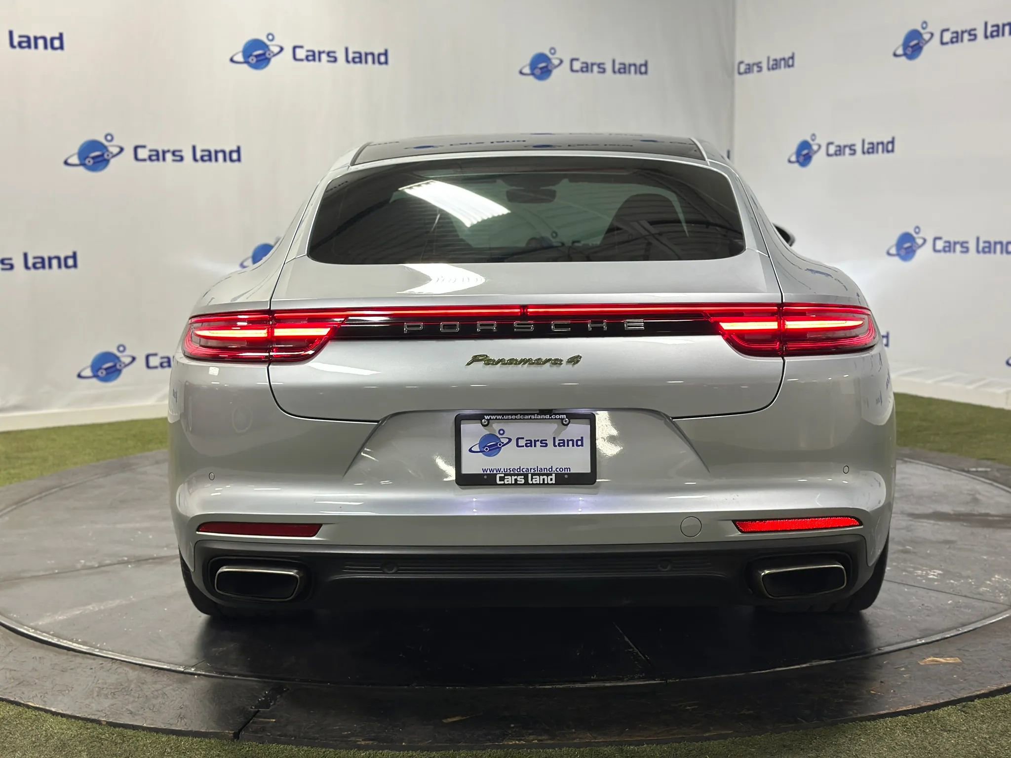 Used 2018 Porsche Panamera 4 w/ Premium Package Plus AWD/4WD image 4