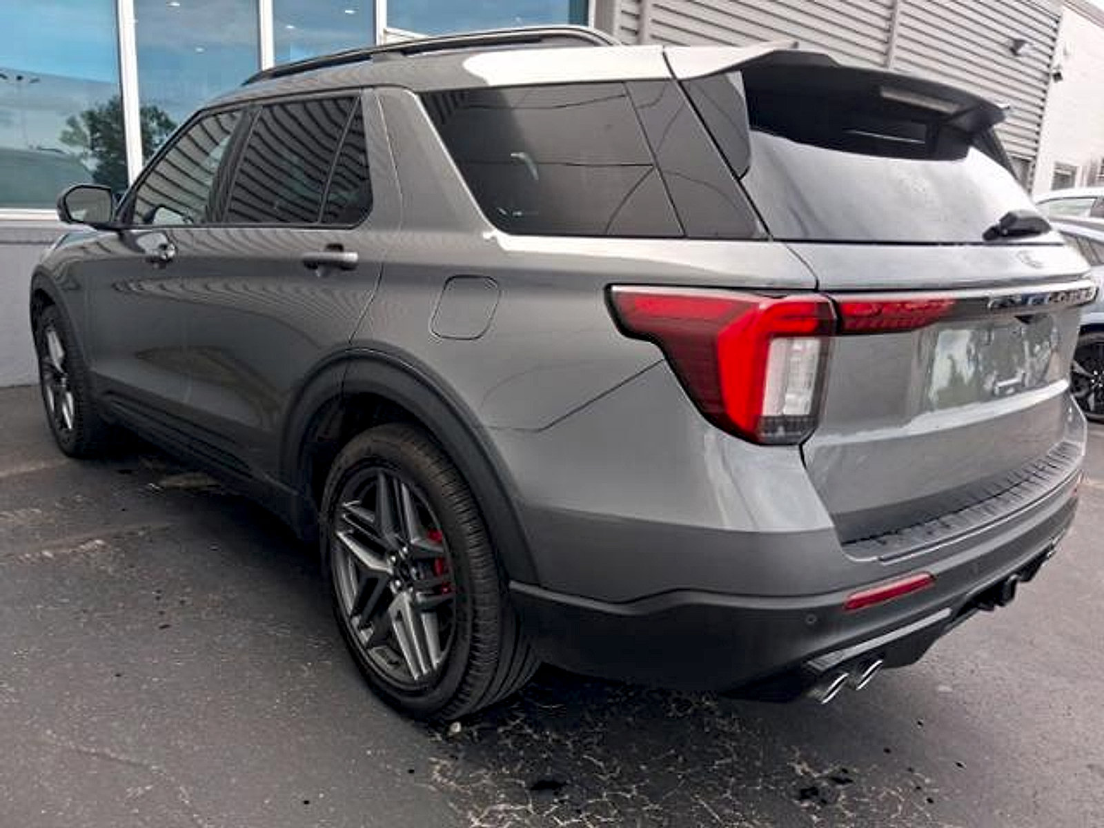 Used 2026 Ford Explorer ST AWD/4WD image 2