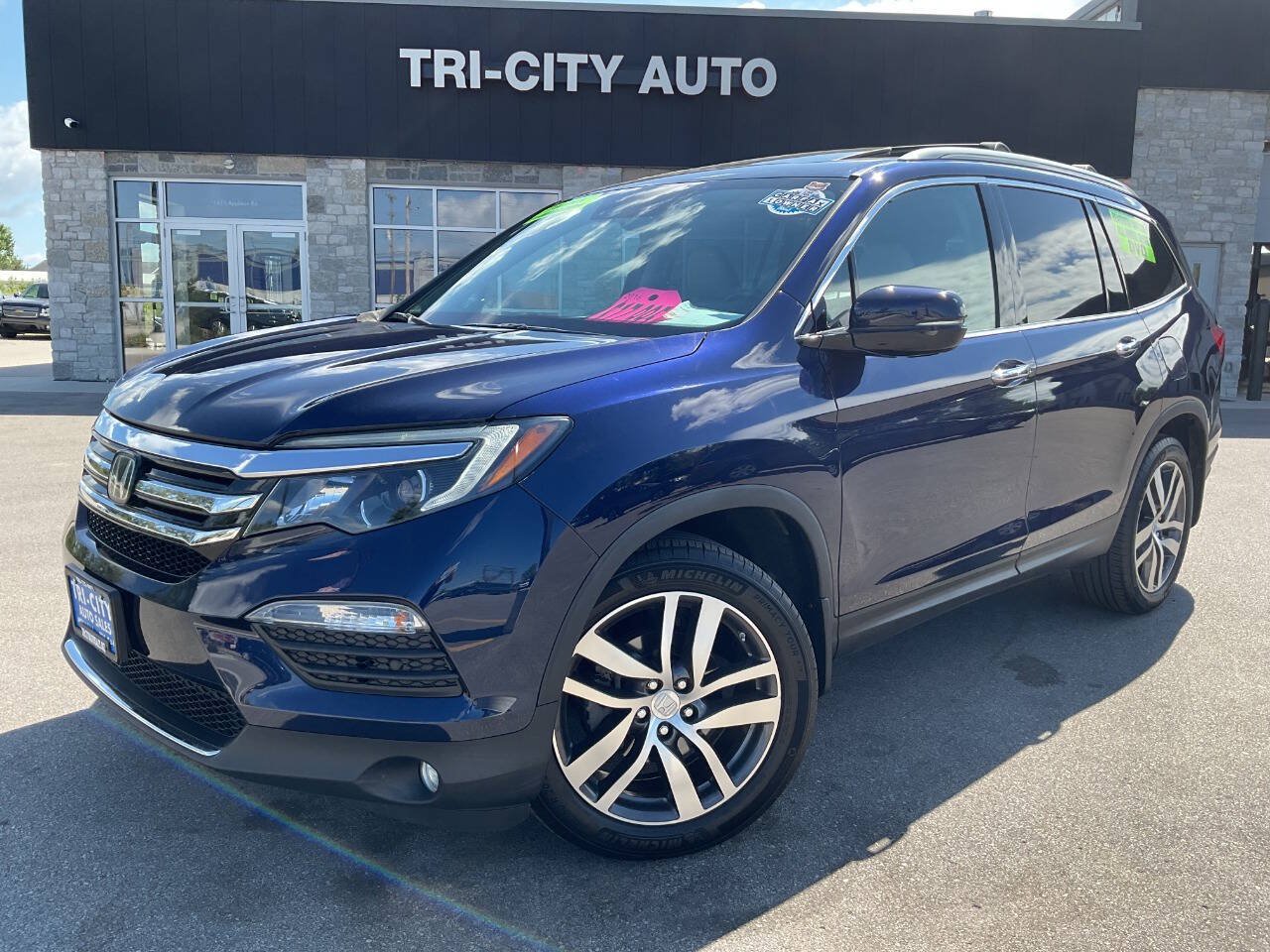Used 2016 Honda Pilot Elite image 1