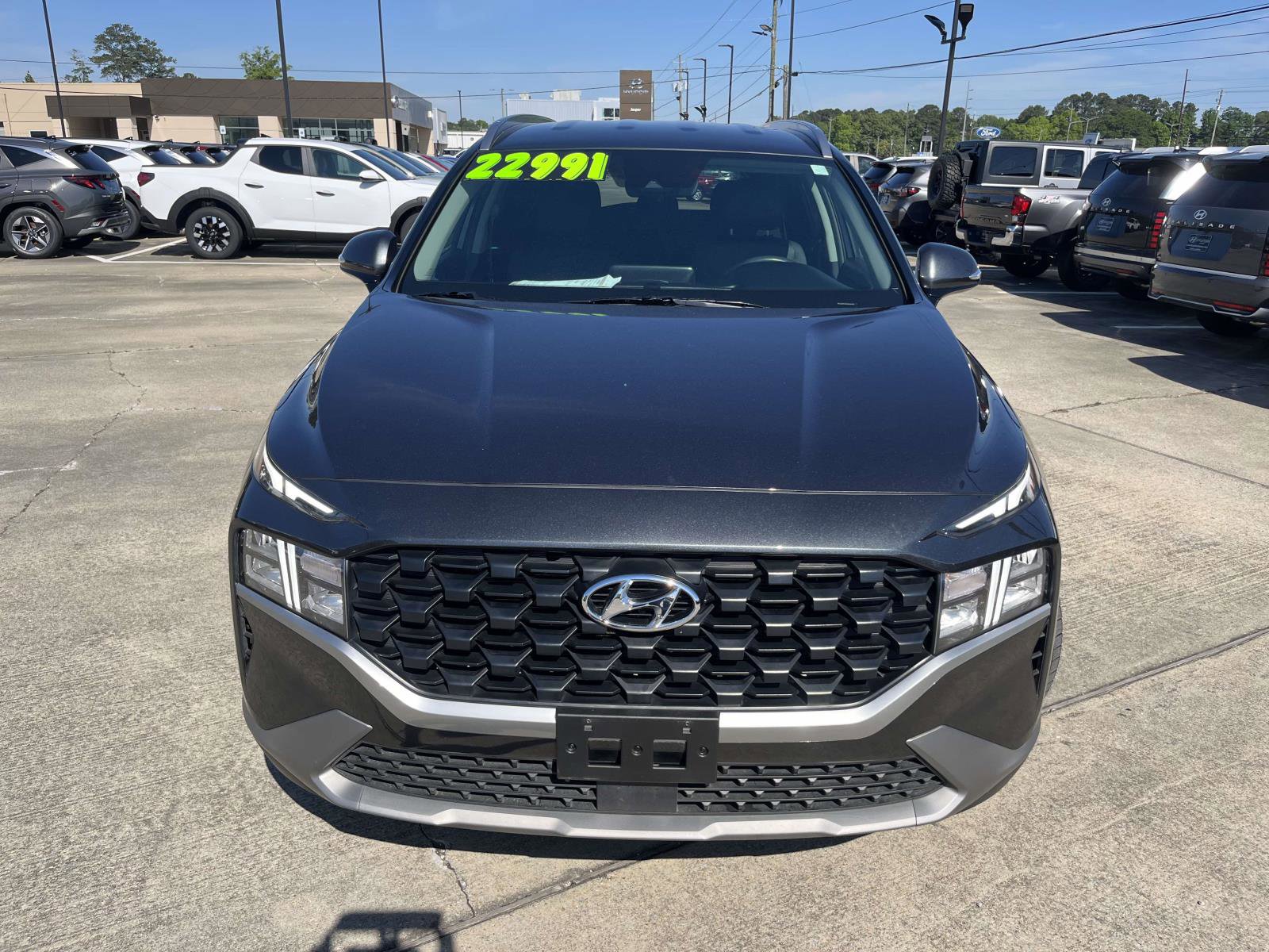 Certified 2023 Hyundai Santa Fe SEL FWD image 2