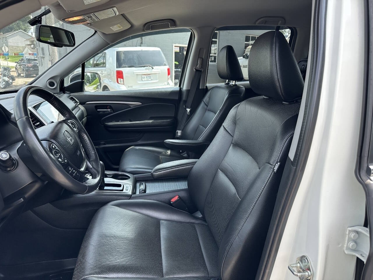 Used 2018 Honda Ridgeline RTL-T image 2