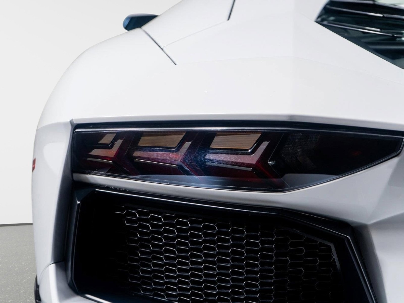 Used 2015 Lamborghini Aventador LP 700-4 image 12