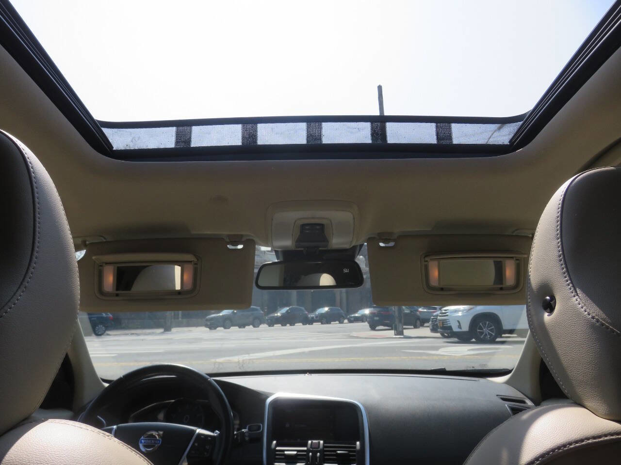 Used 2015 Volvo XC60 T6 Premier Plus image 13