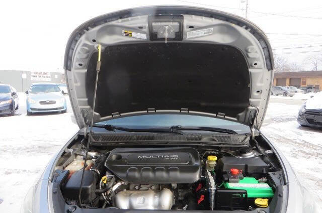 Used 2016 Dodge Dart SXT image 10