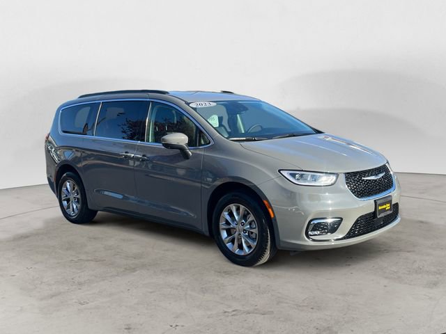 Used 2023 Chrysler Pacifica Touring-L AWD/4WD image 7