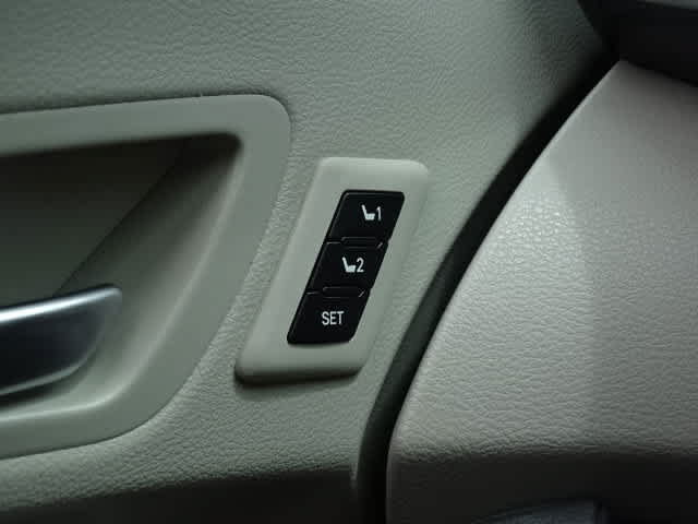 Used 2023 Toyota Sienna Limited AWD/4WD image 37