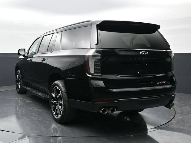 Used 2025 Chevrolet Suburban RST w/ Comfort Package AWD/4WD image 8