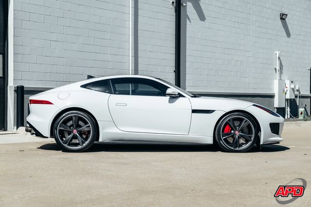 Used 2016 Jaguar F-TYPE R image 16