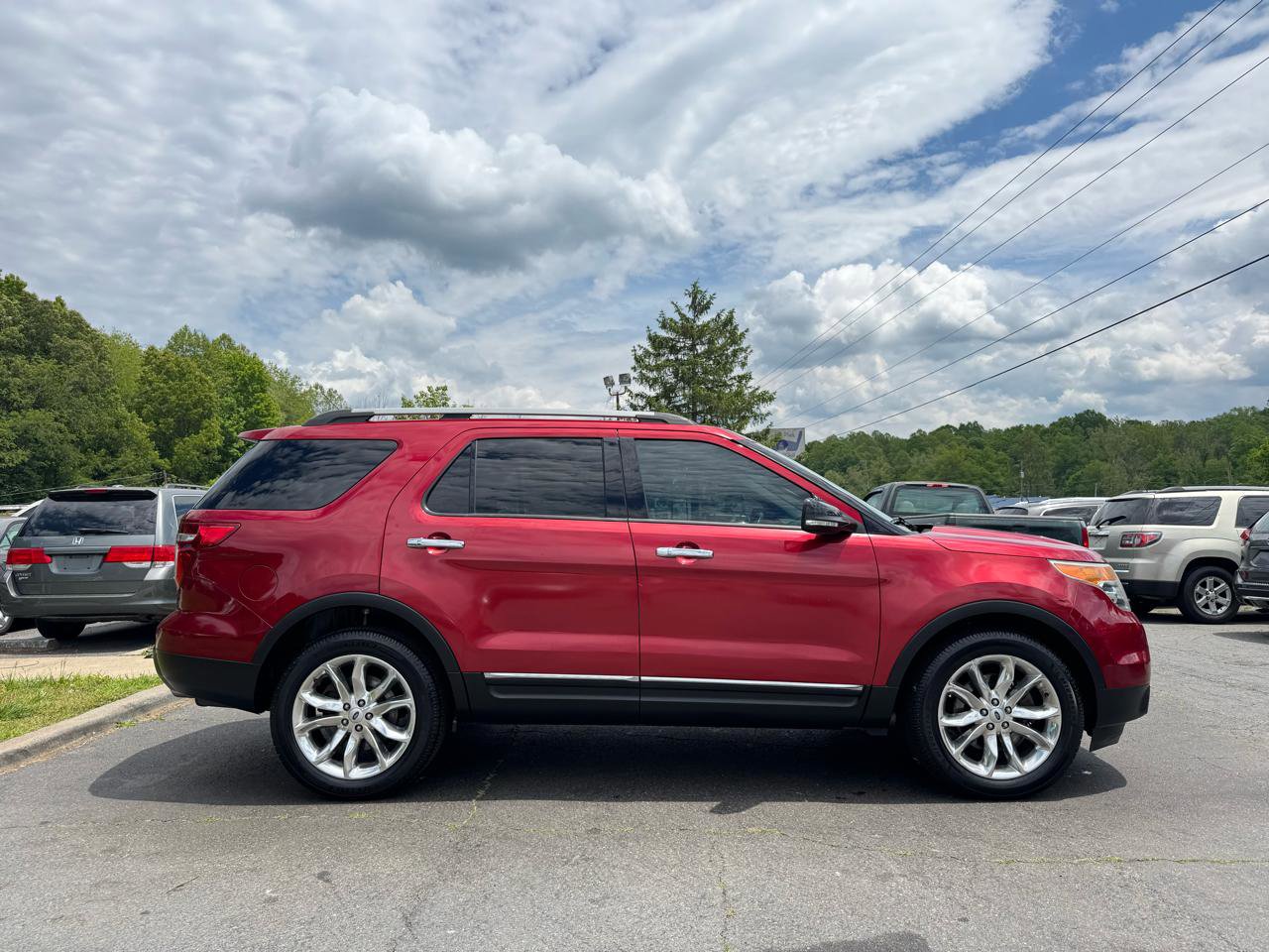 Used 2015 Ford Explorer XLT w/ Equipment Group 202B AWD/4WD image 4