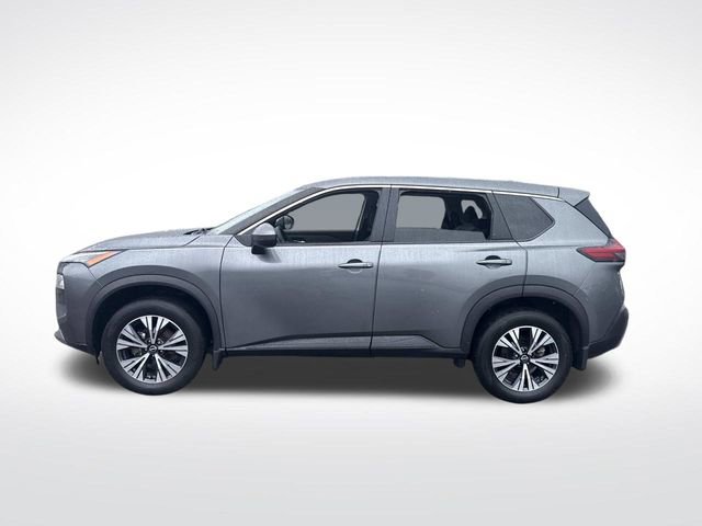 Used 2022 Nissan Rogue SV image 2