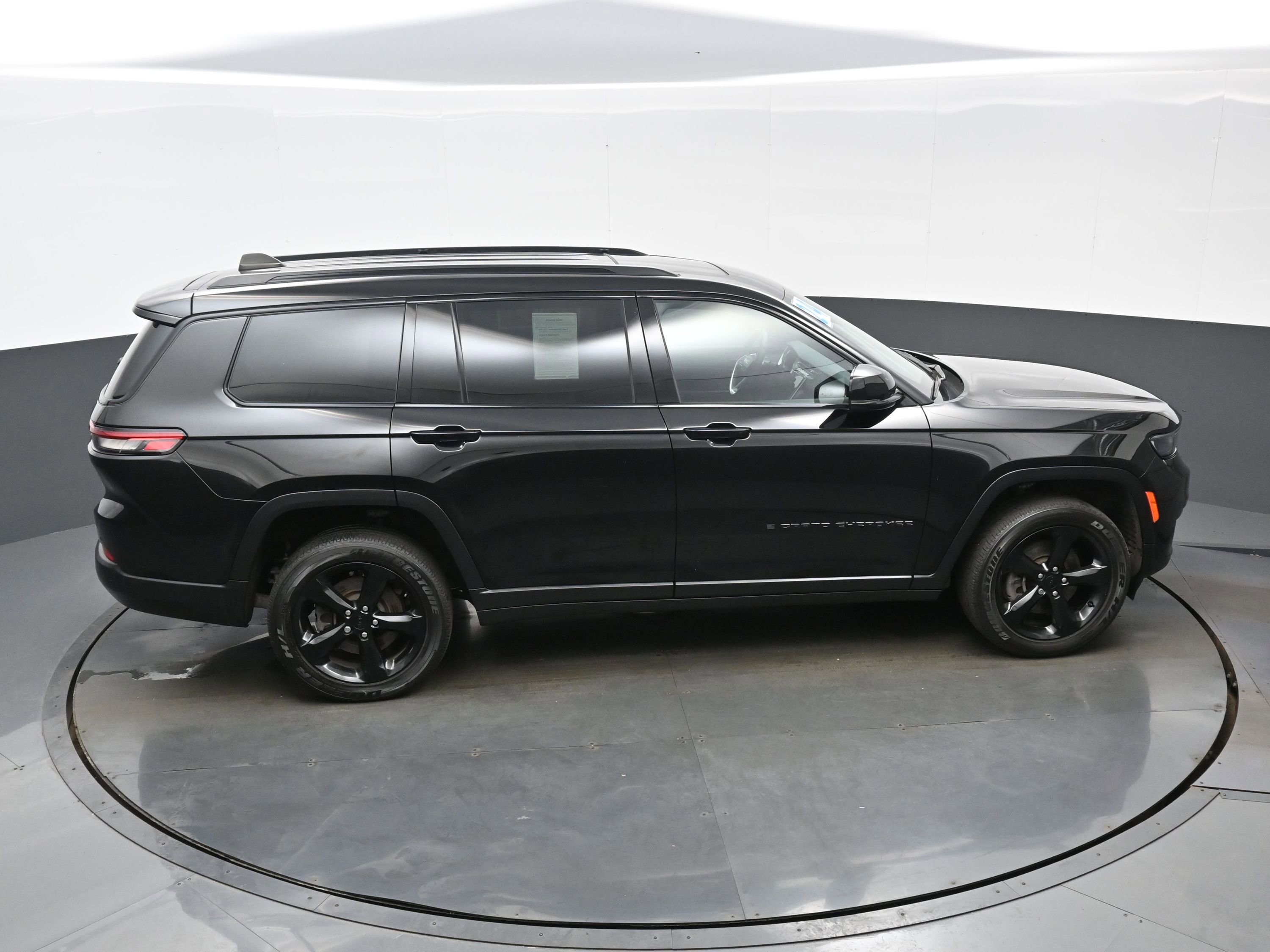 Used 2024 Jeep Grand Cherokee L Altitude image 39