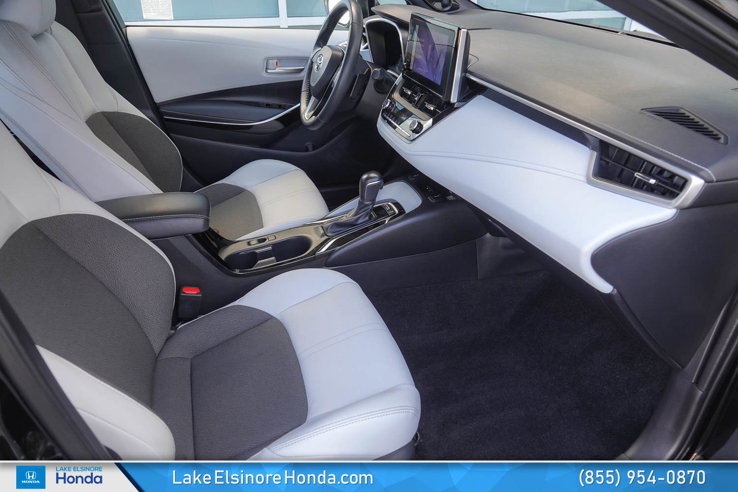 Used 2023 Toyota Corolla XSE image 17