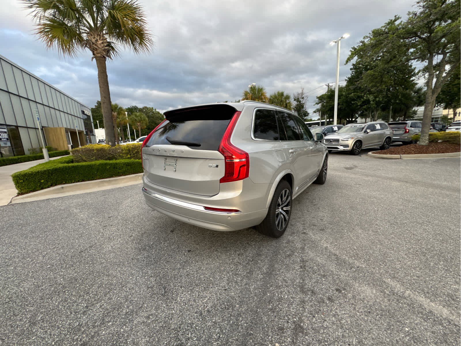 Certified 2025 Volvo XC90 B5 Core AWD/4WD image 22
