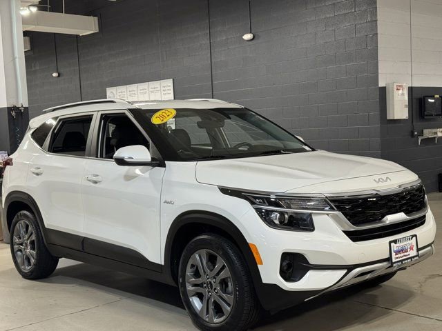 Used 2023 Kia Seltos S w/ Navigation Package image 2