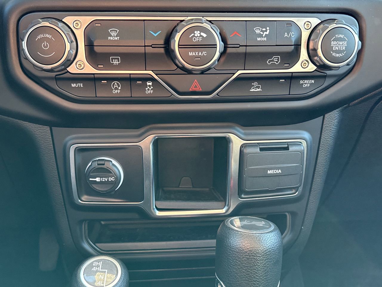 Used 2022 Jeep Wrangler Unlimited Sport image 19