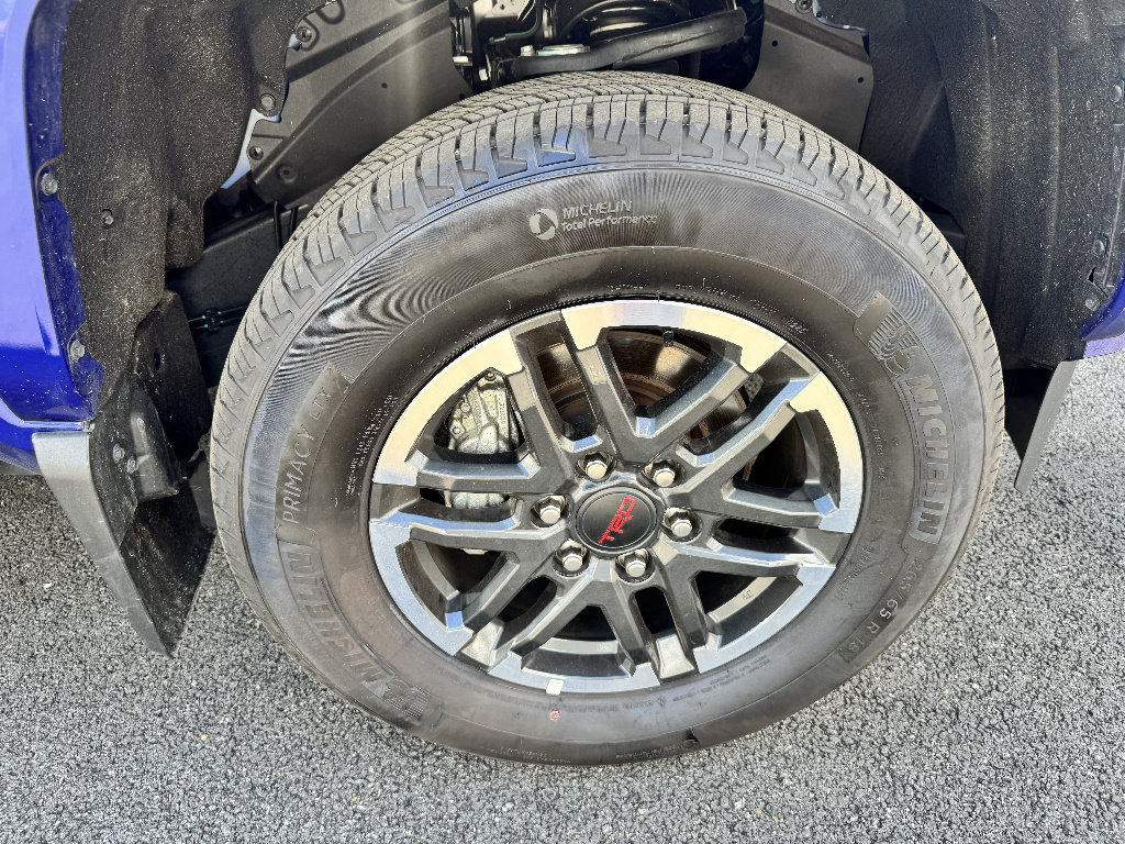 Used 2025 Toyota Tacoma TRD Sport AWD/4WD image 25