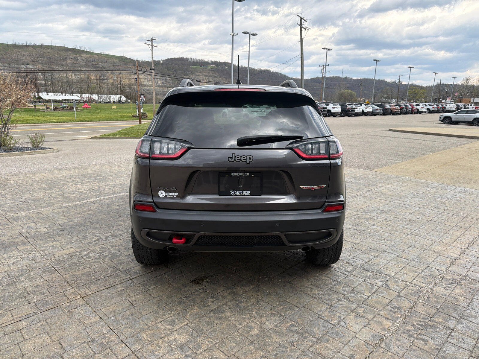 Used 2020 Jeep Cherokee Trailhawk image 7