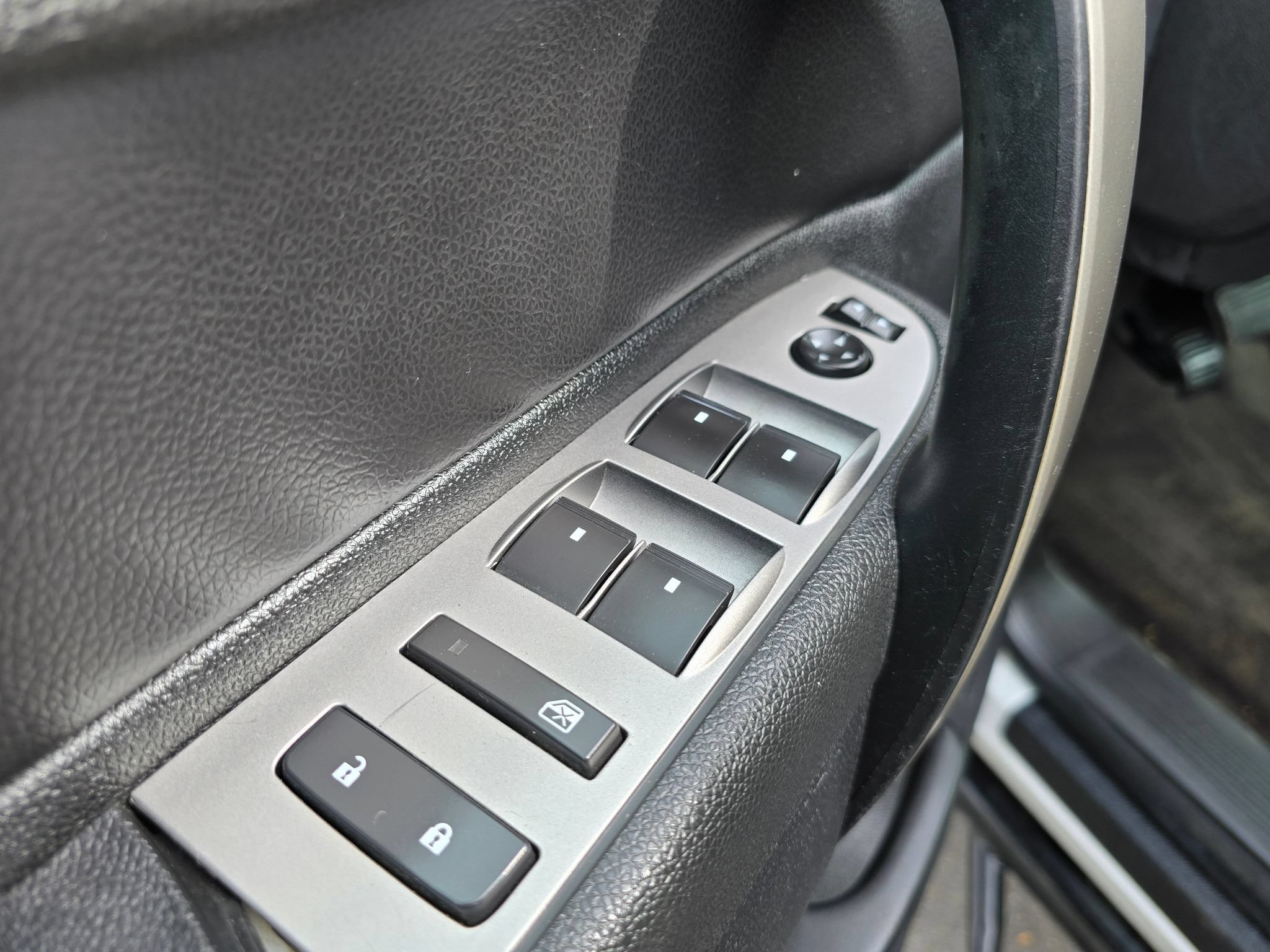 Used 2014 Chevrolet Silverado 2500 LT AWD/4WD image 25