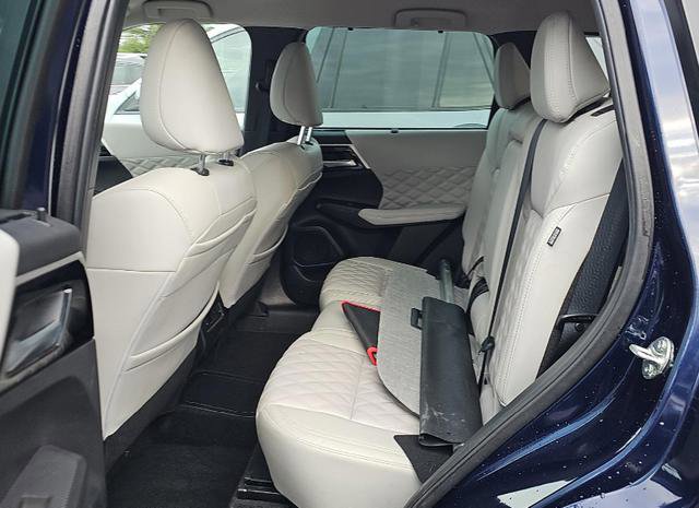 Used 2023 Mitsubishi Outlander SEL image 13