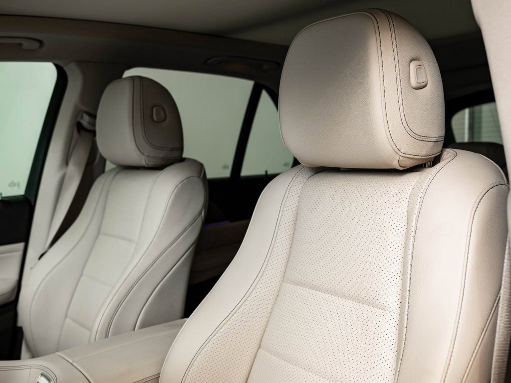 Used 2022 Mercedes-Benz GLE 350 4MATIC w/ AMG Line Exterior image 24