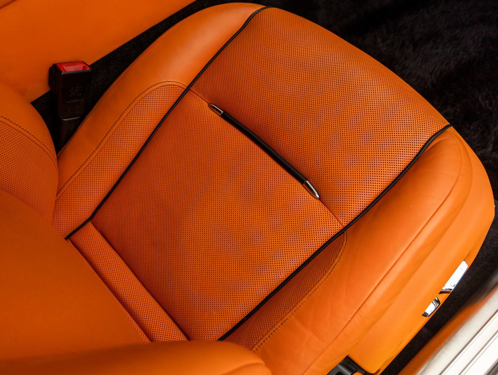 Used 2016 Rolls-Royce Dawn RWD image 45