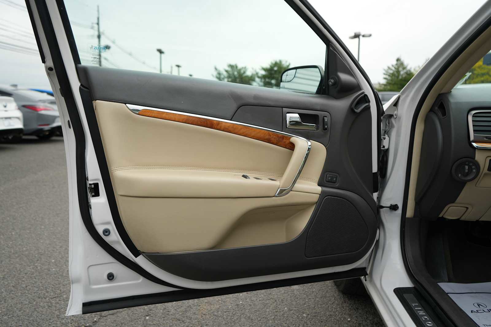 Used 2011 Lincoln MKZ AWD image 16