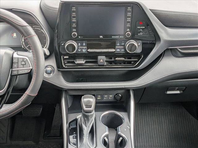 Used 2022 Toyota Highlander XSE image 11