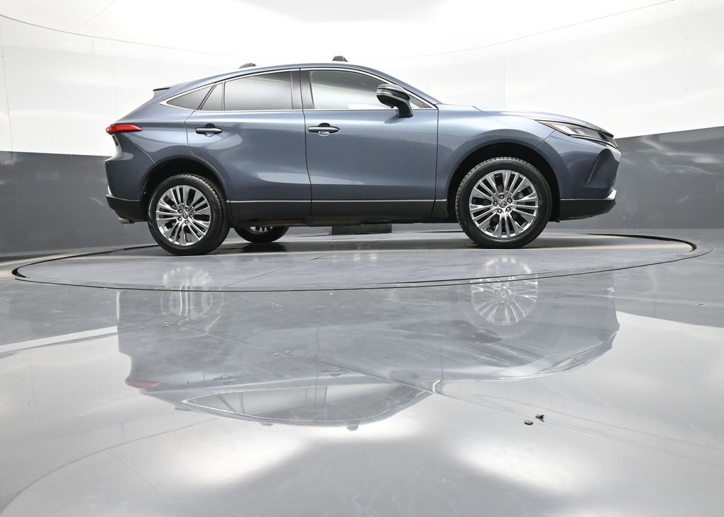 Certified 2023 Toyota Venza XLE AWD/4WD image 29