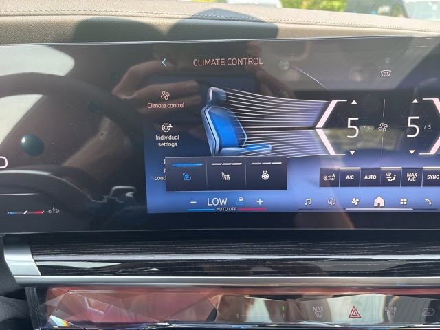 Used 2025 BMW 740i xDrive image 35