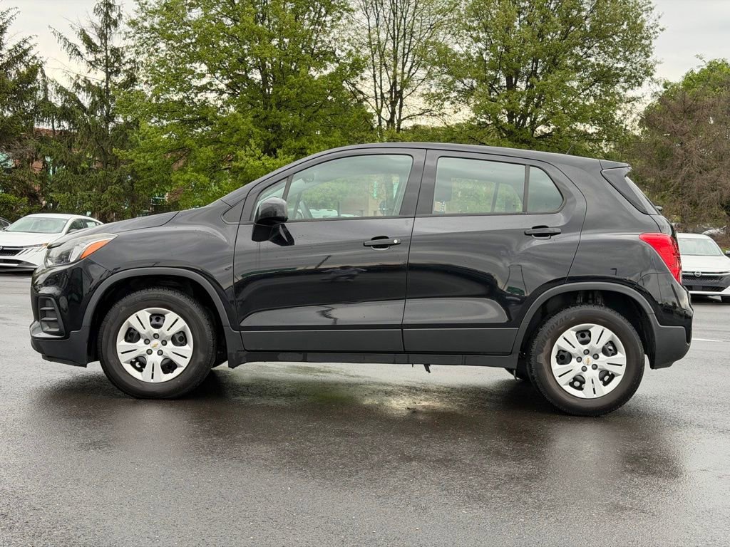 Used 2017 Chevrolet Trax LS FWD image 3