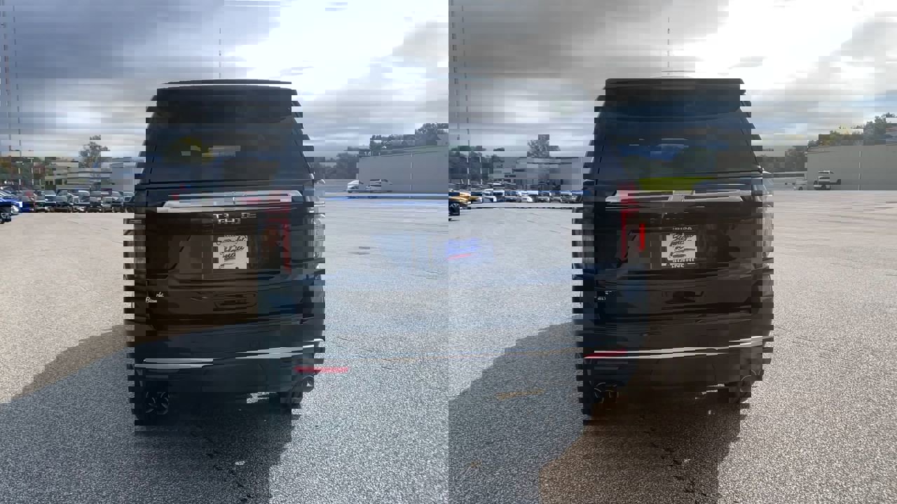 Used 2021 Chevrolet Tahoe High Country w/ Premium Package image 8