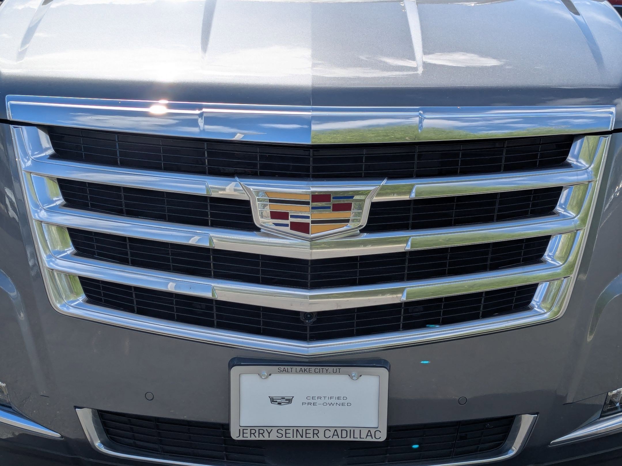 Used 2020 Cadillac Escalade ESV Premium Luxury image 10