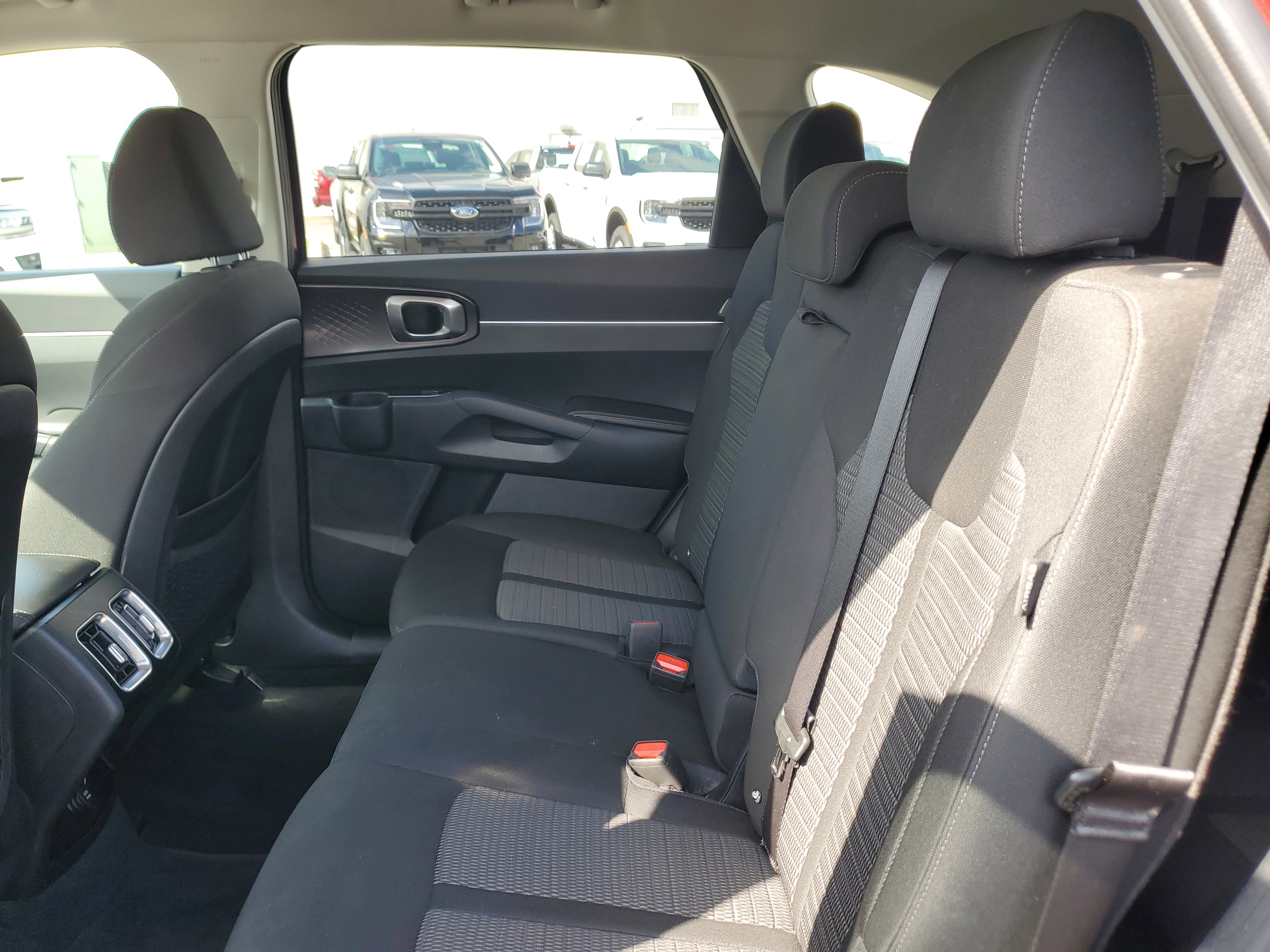 Used 2024 Kia Sorento LX image 12