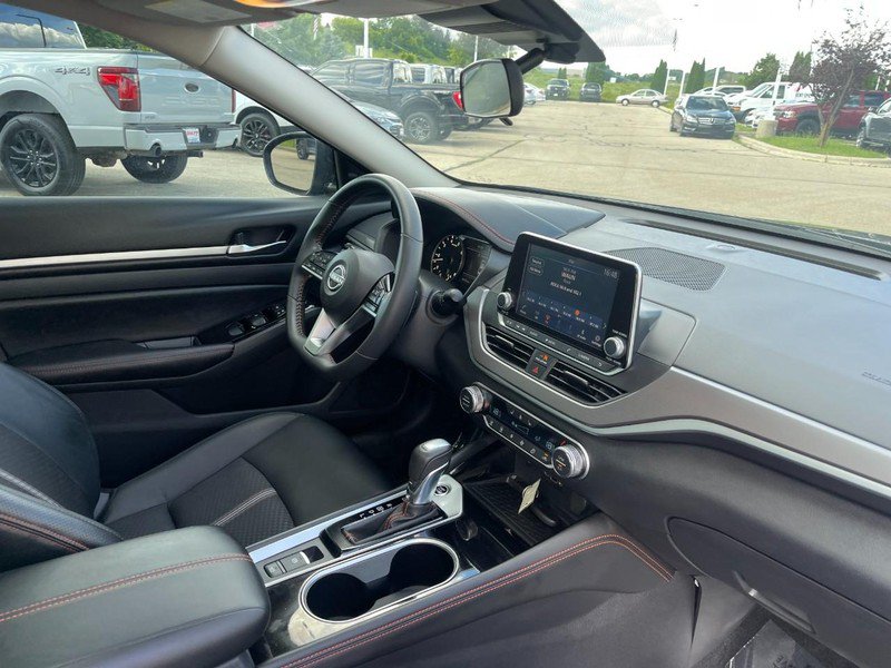 Used 2024 Nissan Altima 2.5 SR AWD/4WD image 10