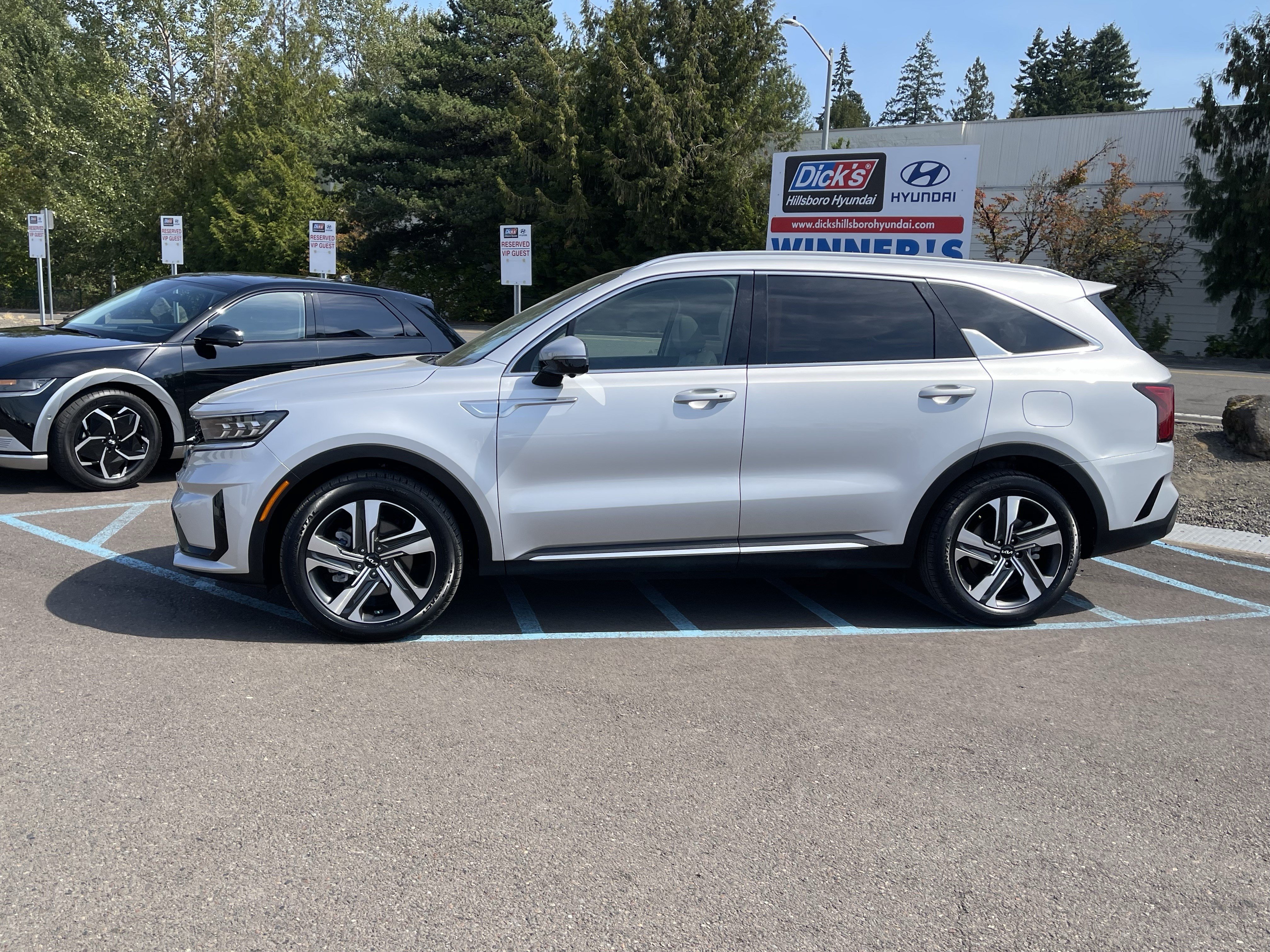 Used 2023 Kia Sorento SX Prestige AWD/4WD image 2