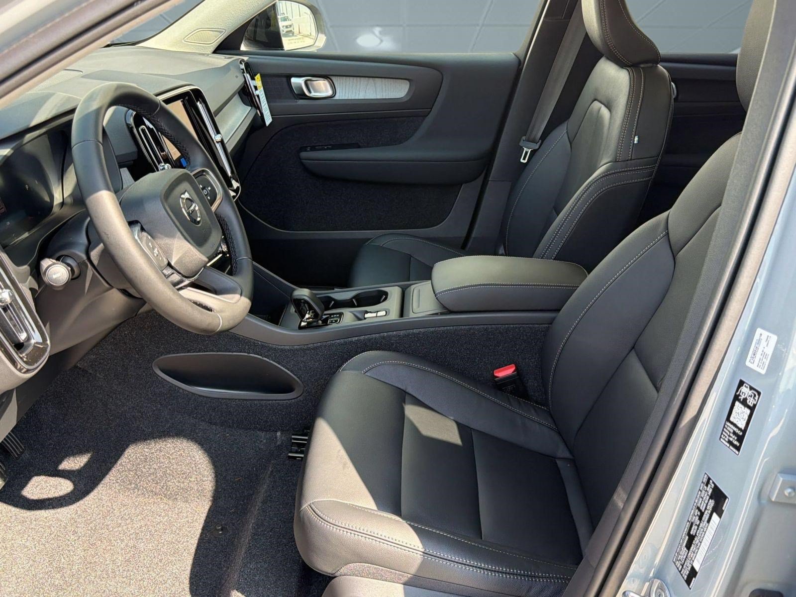 New 2026 Volvo XC40 B5 Core w/ Climate Package AWD/4WD image 5