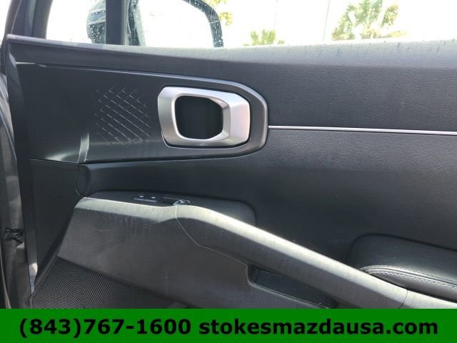 Used 2021 Kia Sorento LX FWD image 25