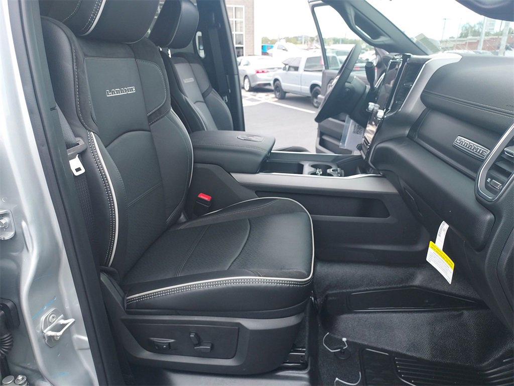 New 2026 RAM 5500 Tradesman w/ Laramie Trim Package image 30