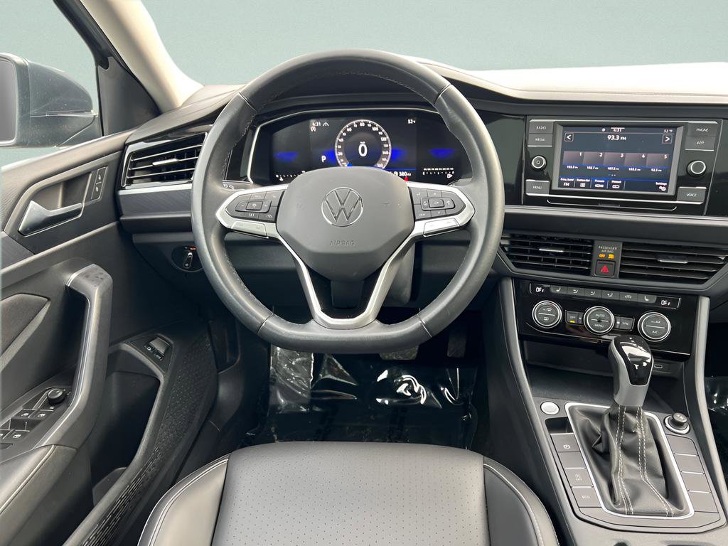 Used 2024 Volkswagen Jetta SE image 21