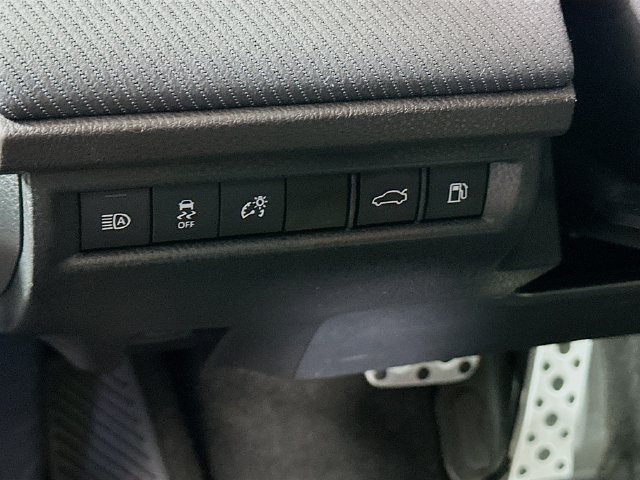Certified 2025 Toyota Camry SE FWD image 12